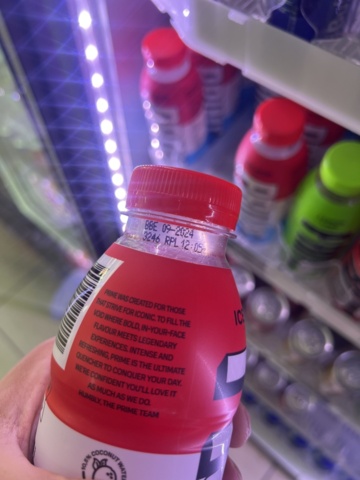 1178870-27 Large batch of food - Energy drinks, chips, sweets and more