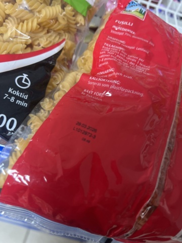 1178870-40 Large batch of food - Energy drinks, chips, sweets and more