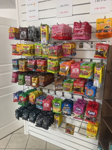 1178870-43 Large batch of food - Energy drinks, chips, sweets and more