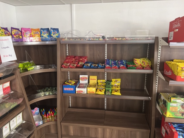 1178870-46 Large batch of food - Energy drinks, chips, sweets and more