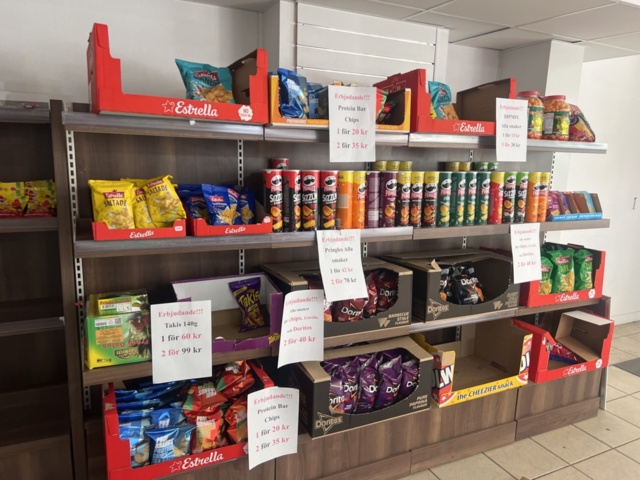 1178870-48 Large batch of food - Energy drinks, chips, sweets and more