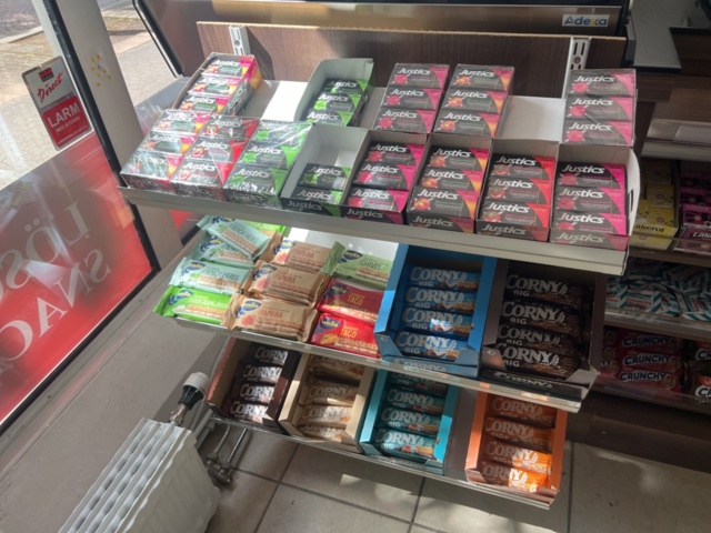 1178870-58 Large batch of food - Energy drinks, chips, sweets and more