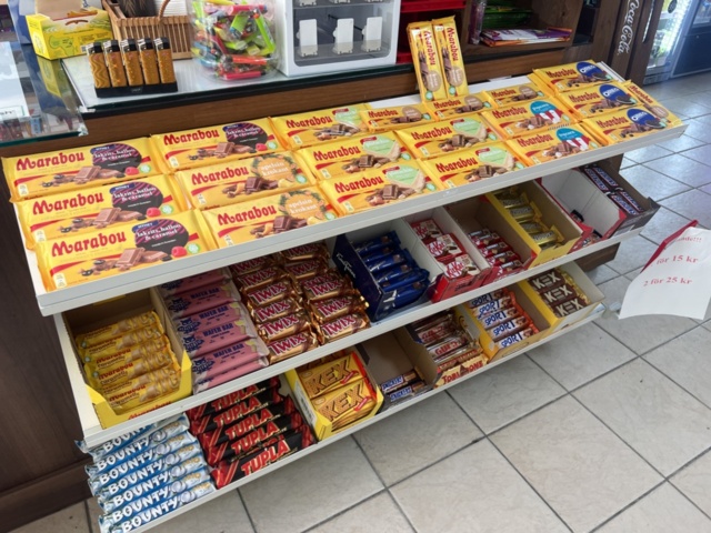 1178870-60 Large batch of food - Energy drinks, chips, sweets and more