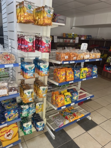 1178870-62 Large batch of food - Energy drinks, chips, sweets and more