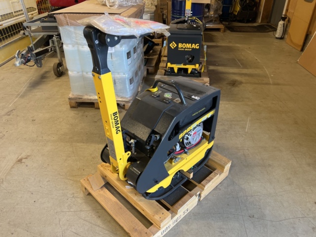 1121907-2 Bomag BPR 35/42 D NEW vibratory roller (Toad)