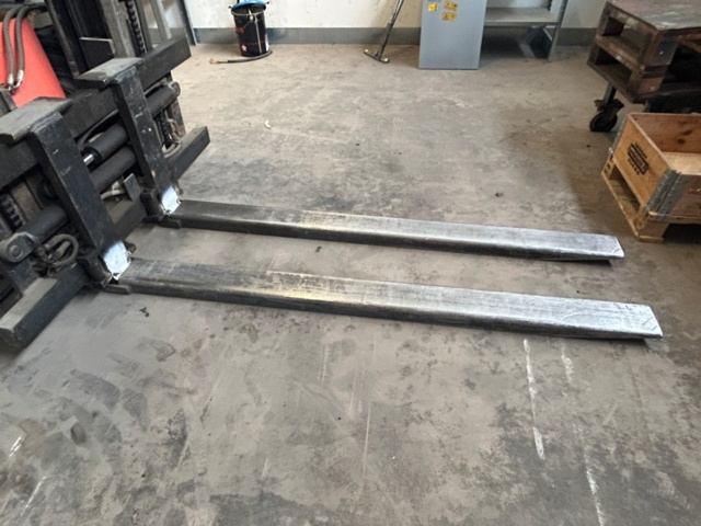 1144588-8 Truck Kalmar LMV DB4-500 - 1986