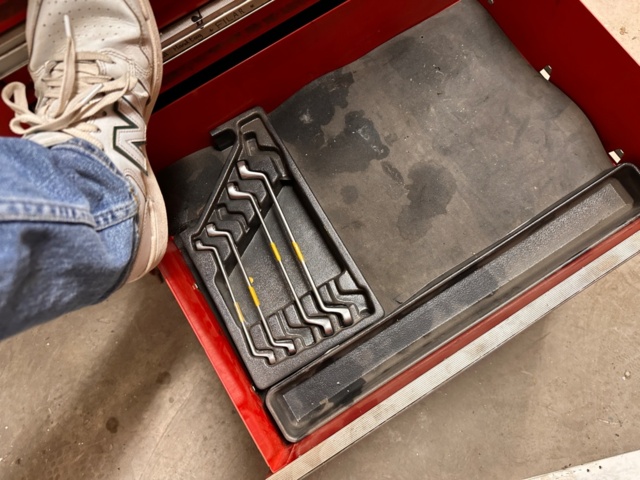 1144587-12 Tool trolley Ampro - defective