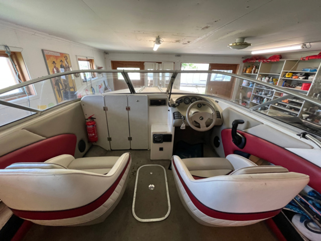 1208922-3 Motorboat Bayliner capri ss 1995 mercruiser 4.3 bravo one gen 2