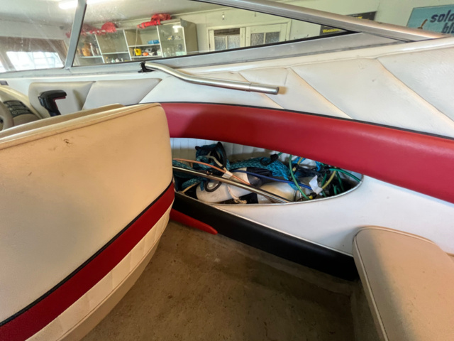 1208922-9 Motorboat Bayliner capri ss 1995 mercruiser 4.3 bravo one gen 2