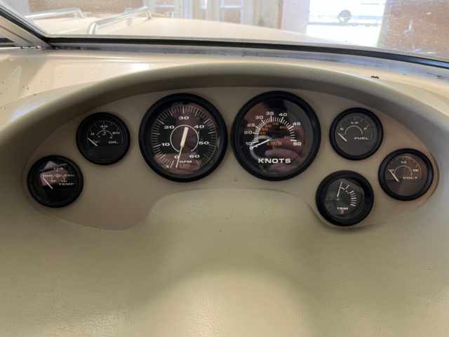 1208922-11 Motorboat Bayliner capri ss 1995 mercruiser 4.3 bravo one gen 2