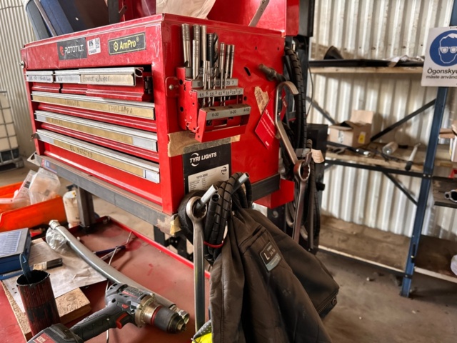 1144639-6 Tool trolley with contents - Ampro