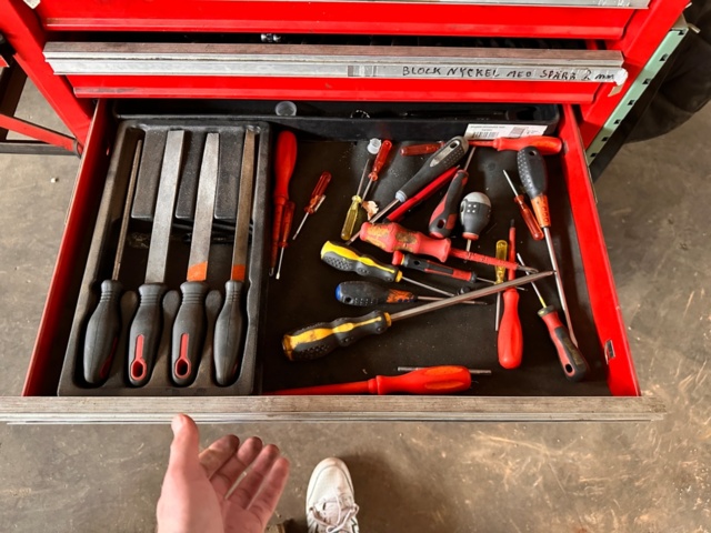 1144639-13 Tool trolley with contents - Ampro