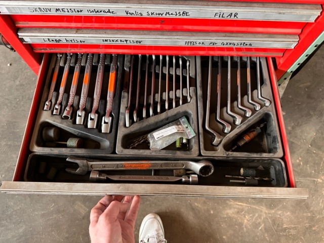 1144639-15 Tool trolley with contents - Ampro