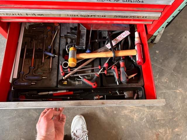 1144639-16 Tool trolley with contents - Ampro