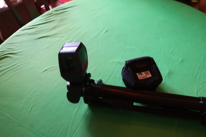 1173698-4 Laser Bosch PLL2 with stand