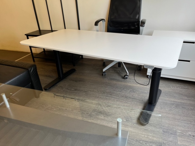 1215458-2 Collection of furniture