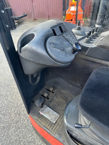 1215462-19 Reach truck, Linde R14, 2004