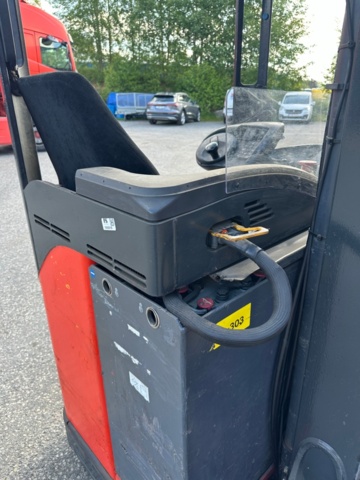 1215462-20 Reach truck, Linde R14, 2004