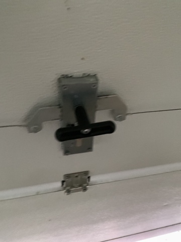 1206200-6 Manual overhead sliding door