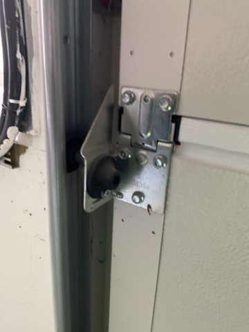 1206200-11 Manual overhead sliding door