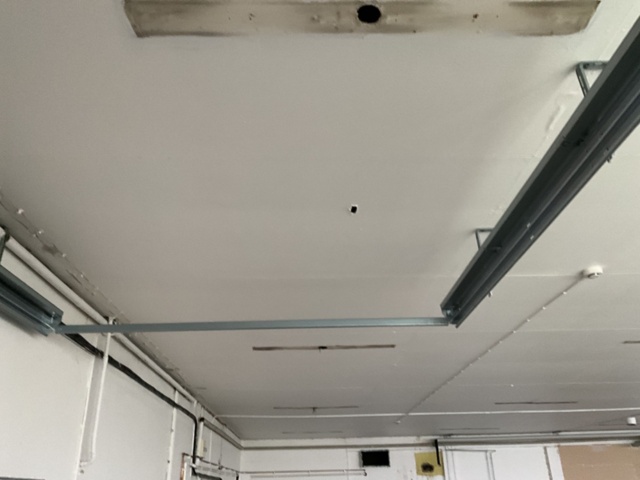 1206200-14 Manual overhead sliding door