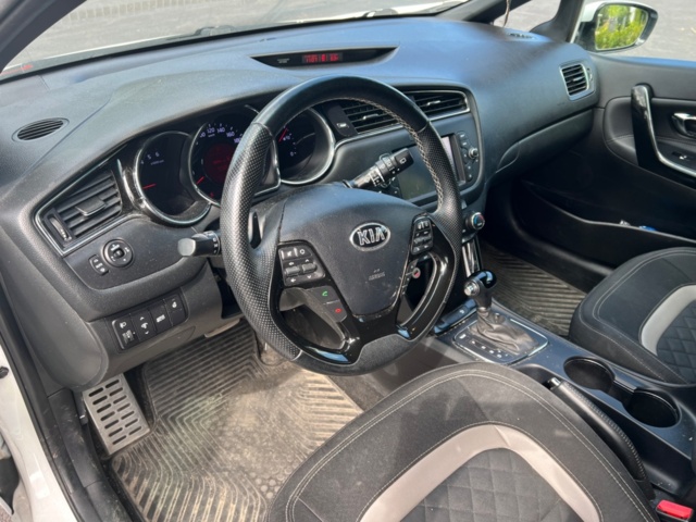 1052880-10 Kia Ceed Sportswagon - 2016