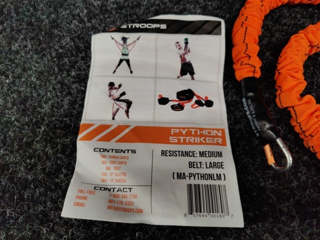 1216017-4 Training kit Stroops Python Striker Medium (no belt)