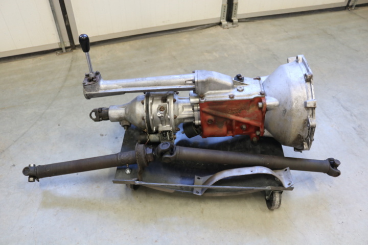 1211114-35 Växellåda M41 med överväxel. Volvo P1800 -61 JENSEN