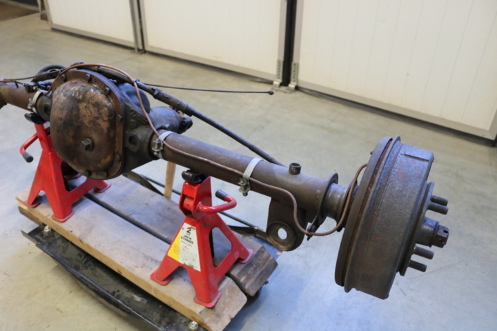 1211115-6 Rear axle Volvo P1800 -61 JENSEN
