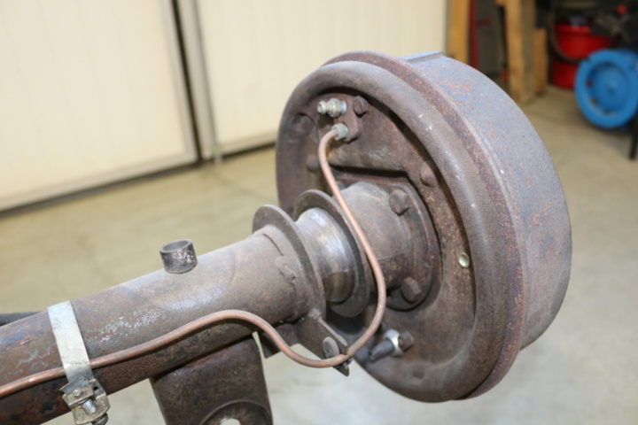 1211115-8 Rear axle Volvo P1800 -61 JENSEN