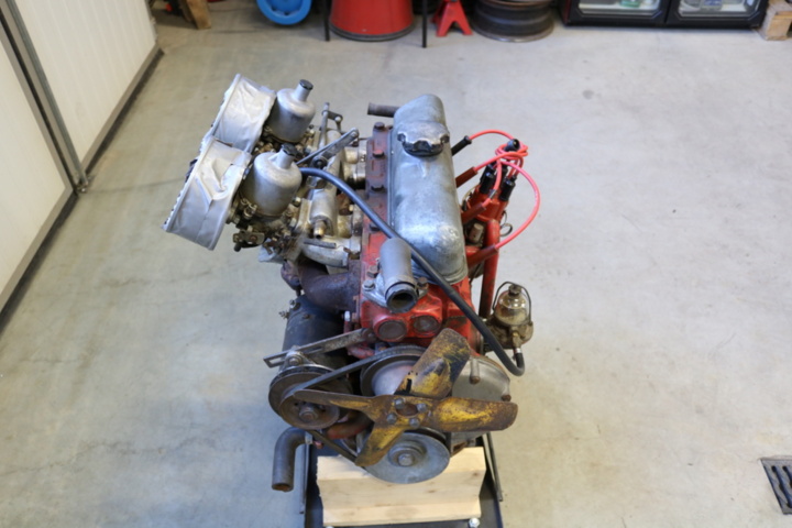 1211116-2 Engine Volvo P1800 -61 JENSEN