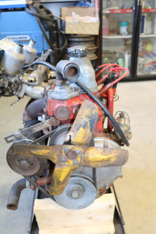 1211116-18 Engine Volvo P1800 -61 JENSEN