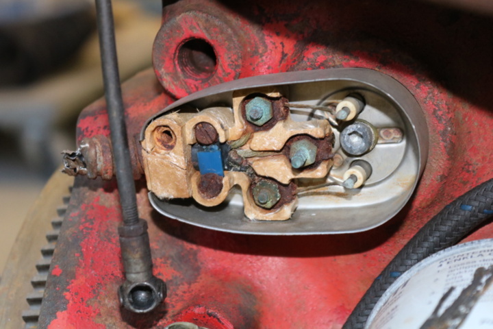 1211116-27 Engine Volvo P1800 -61 JENSEN