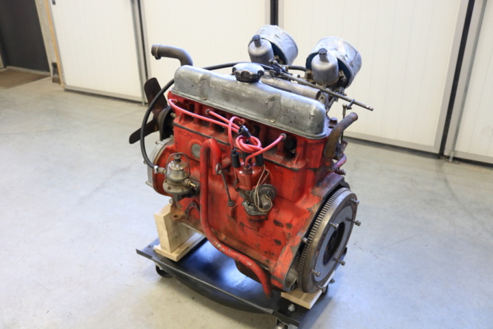 1211116-33 Engine Volvo P1800 -61 JENSEN