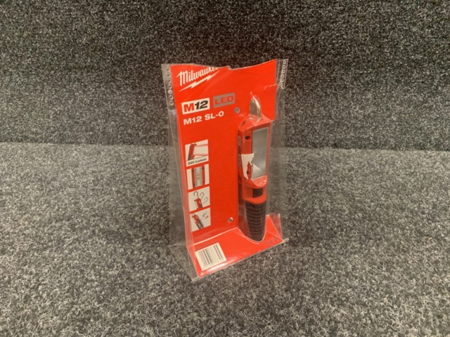 1216102-2 Arbetslampa Milwaukee M12 SL-0