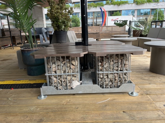 1086063-9 Parasol with mounted heating lamps 4 pcs - Caravita