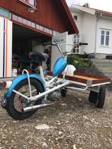 1216070-8 Puck Packy flakmoped