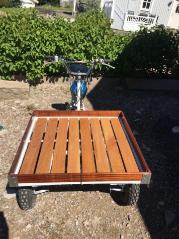 1216070-4 Puck Packy flakmoped