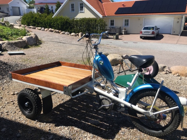 1216070-2 Puck Packy flakmoped