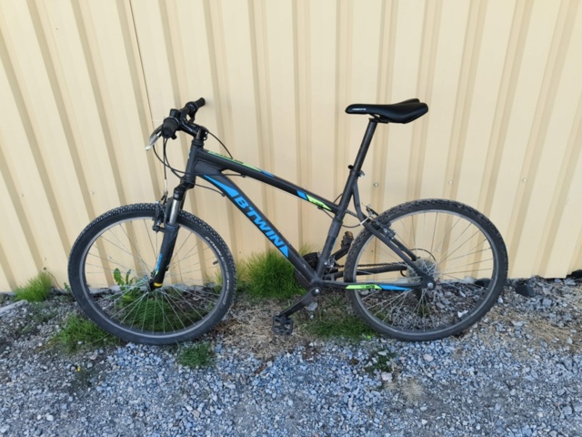 1129564-2 Bicycle BTWIN RockRider 340 26"