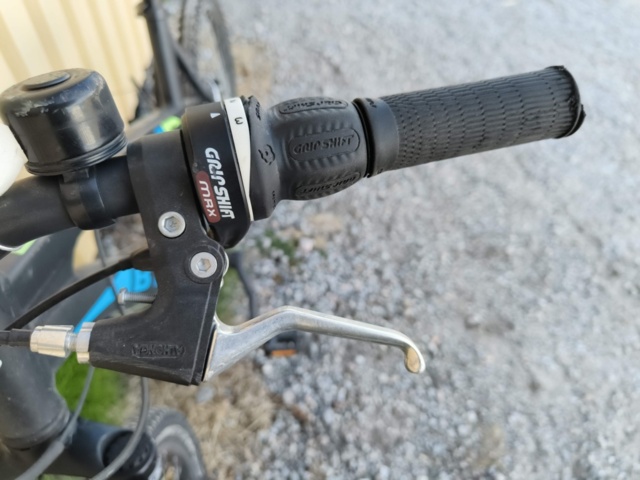 1129564-7 Bicycle BTWIN RockRider 340 26"