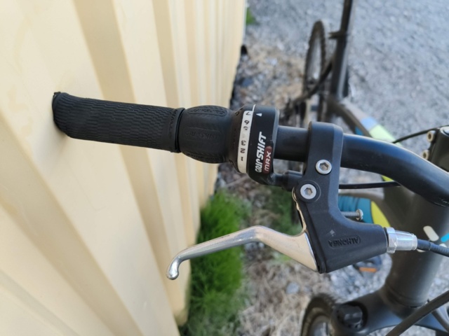 1129564-9 Bicycle BTWIN RockRider 340 26"