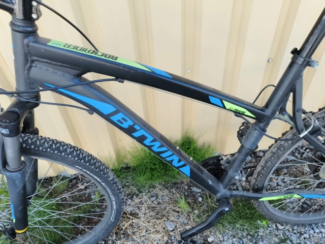 1129564-11 Bicycle BTWIN RockRider 340 26"