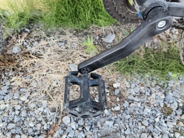 1129564-15 Bicycle BTWIN RockRider 340 26"