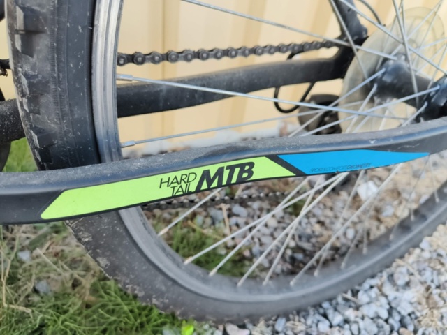 1129564-18 Bicycle BTWIN RockRider 340 26"