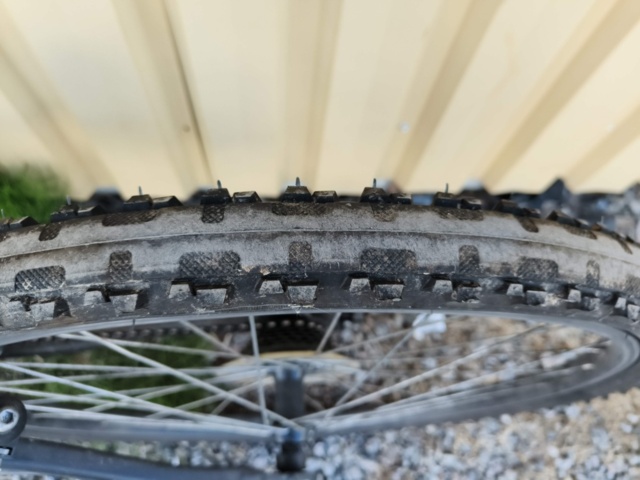 1129564-19 Bicycle BTWIN RockRider 340 26"