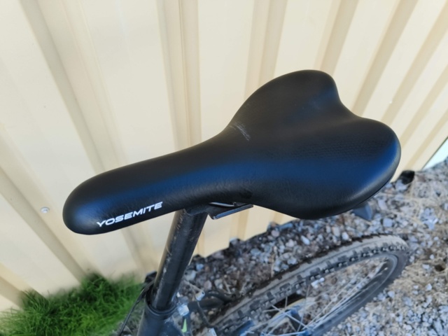 1129564-20 Bicycle BTWIN RockRider 340 26"