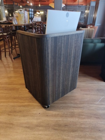 1129662-1 Hovmästarpulpet på hjul