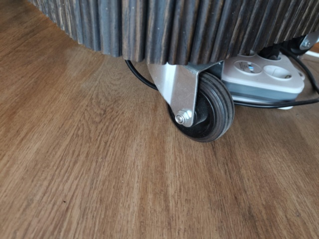 1129662-8 Hovmästarpulpet på hjul