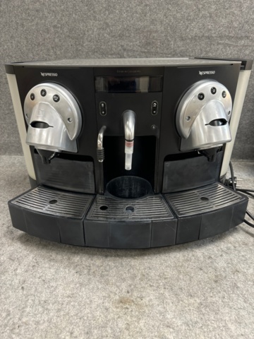 1153564-2 Nespresso kaffemaskin